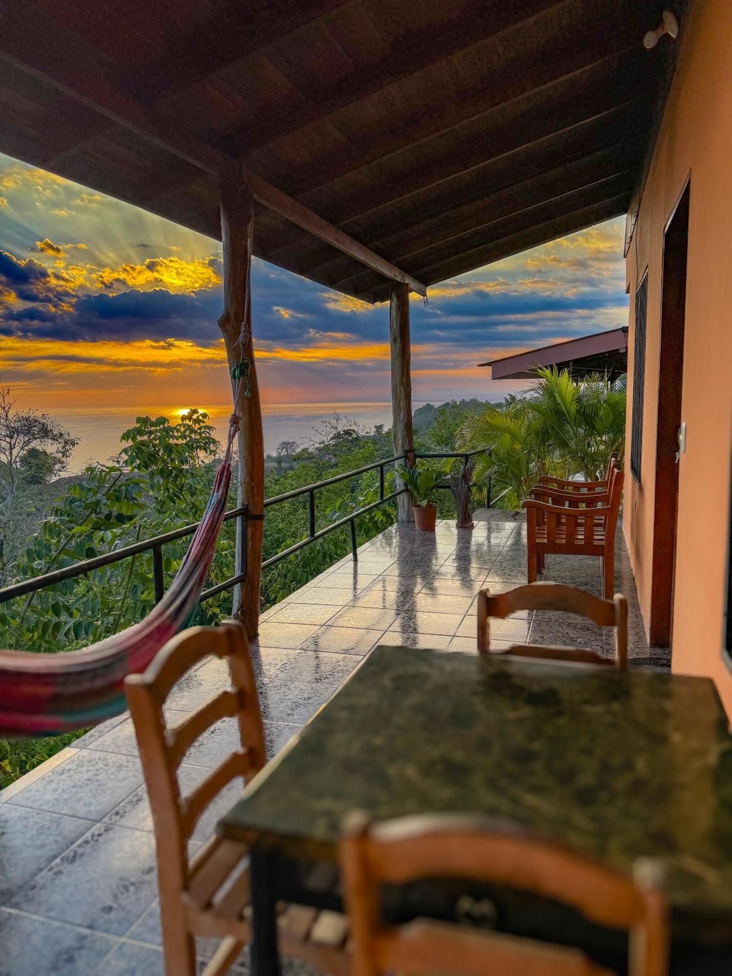 Pura Natura Lodge Manuel Antonio Buitenkant foto